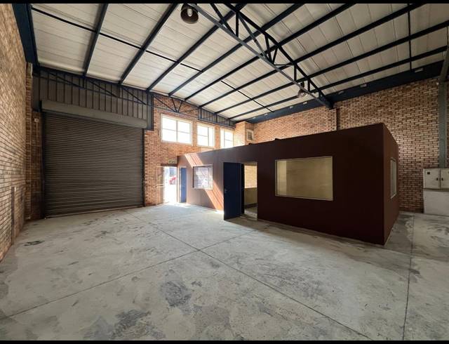 320M² WAREHOUSE TO LET IN LASER PARK